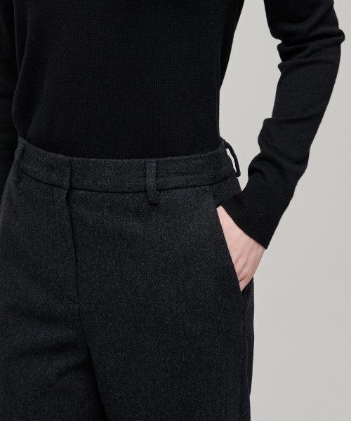 MUSINSA STANDARD WOMAN（ムシンサスタンダードウーマン）の「レディースウールフランネルワイドスラックス【チャコールグレー】（スラックス・レディース・その他・28/29/30/31/24/25/26/27/34/32）」の4枚目の写真