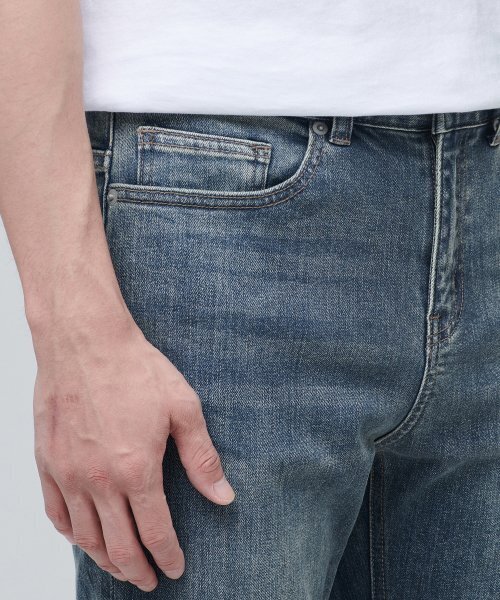MUSINSA STANDARD（ムシンサスタンダード）の「KIPASスリムクロップドデニムパンツ[ライトインディゴ]（デニムパンツ・メンズ・その他・26/27/28/29/38/42/32/30/31/33）」の5枚目の写真
