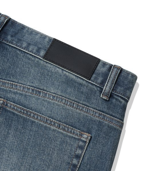 MUSINSA STANDARD（ムシンサスタンダード）の「KIPASスリムクロップドデニムパンツ[ライトインディゴ]（デニムパンツ・メンズ・その他・26/27/28/29/38/42/32/30/31/33）」の6枚目の写真