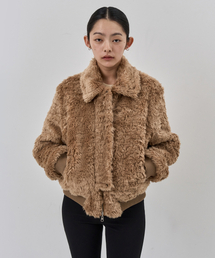 NUAKLE（ヌアクル）の「(w) Cozy Reversible Fur Jumper_Camel（ムートンコート）」