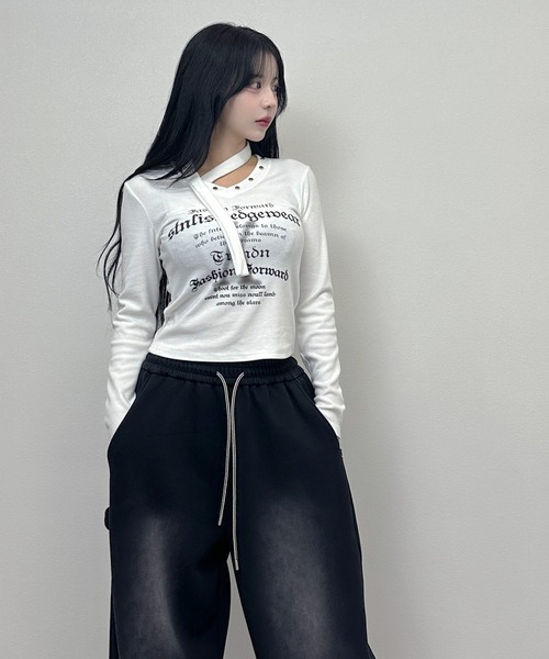 FOLLOWIN(フォロウィン)の「クロスネックスタッズロゴリブトップス(Tシャツ/カットソー・レディース・ブラック/ホワイト/ブラウン・FREE)」の6枚目の写真