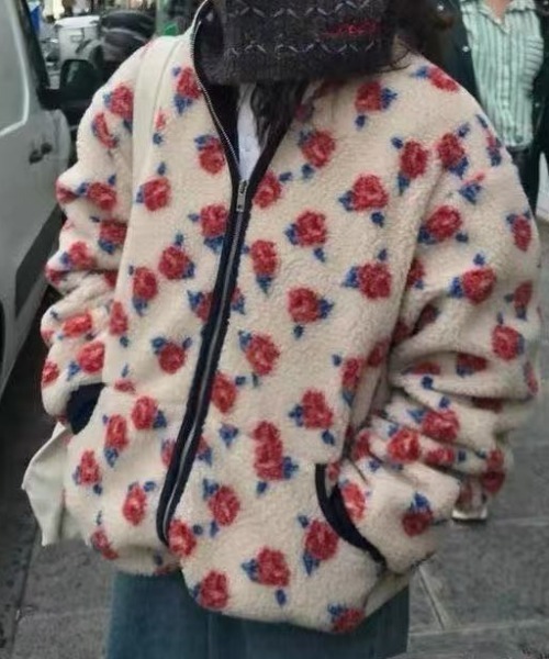 ViViDAY(ビビデー)の「バラ柄もこもこボアブルゾン(ブルゾン・レディース・アイボリー・M)」の21枚目の写真