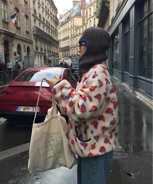 ViViDAY(ビビデー)の「バラ柄もこもこボアブルゾン(ブルゾン・レディース・アイボリー・M)」の5枚目の写真