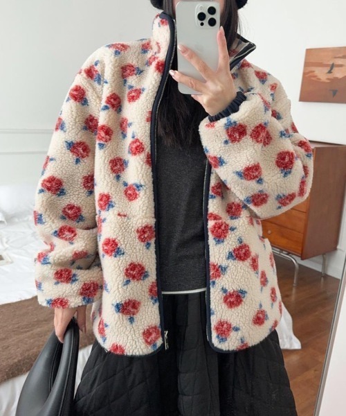 ViViDAY(ビビデー)の「バラ柄もこもこボアブルゾン(ブルゾン・レディース・アイボリー・M)」の11枚目の写真