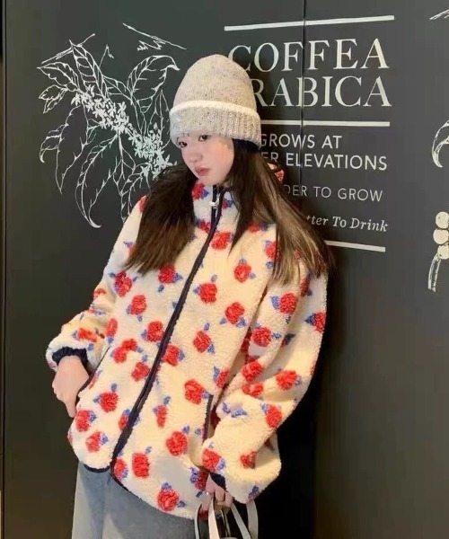 ViViDAY(ビビデー)の「バラ柄もこもこボアブルゾン(ブルゾン・レディース・アイボリー・M)」の12枚目の写真