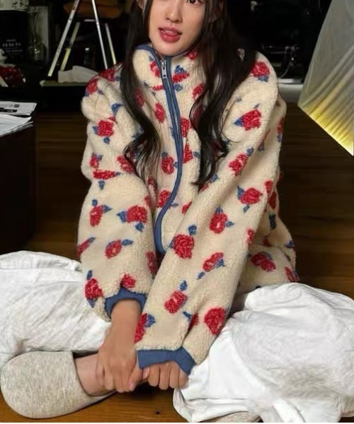 ViViDAY(ビビデー)の「バラ柄もこもこボアブルゾン(ブルゾン・レディース・アイボリー・M)」の17枚目の写真