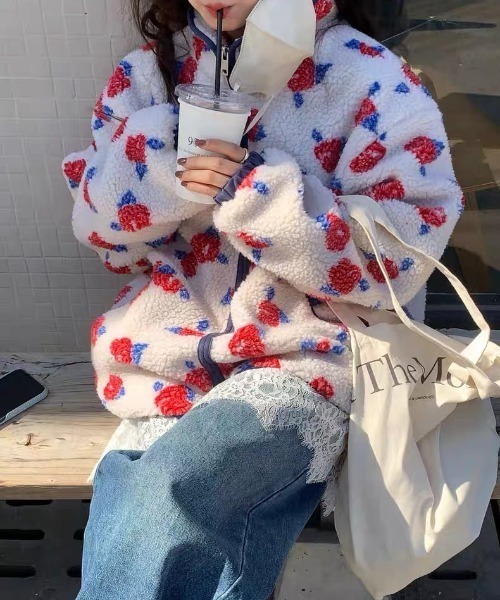 ViViDAY(ビビデー)の「バラ柄もこもこボアブルゾン(ブルゾン・レディース・アイボリー・M)」の18枚目の写真