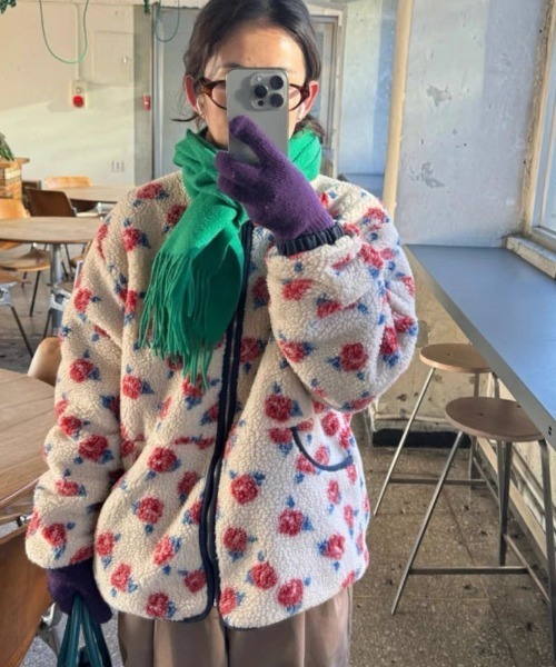 ViViDAY(ビビデー)の「バラ柄もこもこボアブルゾン(ブルゾン・レディース・アイボリー・M)」の19枚目の写真