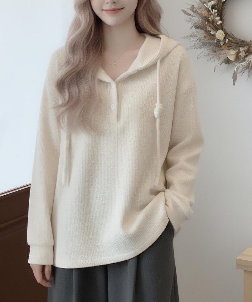 cammie(キャミー)の「紐デザインビックプルオーバー(ニット/セーター・レディース・アイボリー/ブラック・M/L)」の2枚目の写真