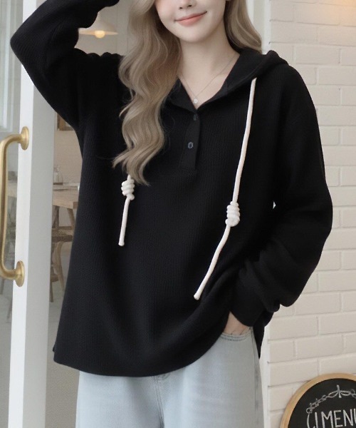 cammie(キャミー)の「紐デザインビックプルオーバー(ニット/セーター・レディース・アイボリー/ブラック・M/L)」の1枚目の写真