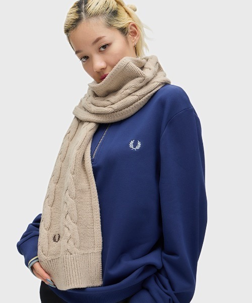 FRED PERRY（フレッドペリー）の「ZOZO限定ギフトセット／フレッドペリーマフラー＆タオルハンカチセット（マフラー・メンズ・ベージュ/ネイビー・ONE SIZE）」の9枚目の写真