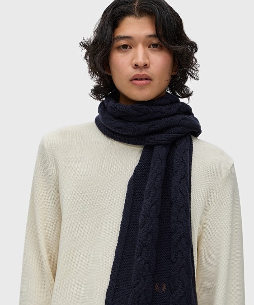 FRED PERRY（フレッドペリー）の「ZOZO限定ギフトセット／フレッドペリーマフラー＆タオルハンカチセット（マフラー・メンズ・ベージュ/ネイビー・ONE SIZE）」の16枚目の写真