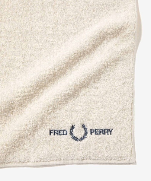 FRED PERRY（フレッドペリー）の「ZOZO限定ギフトセット／フレッドペリーマフラー＆タオルハンカチセット（マフラー・メンズ・ベージュ/ネイビー・ONE SIZE）」の8枚目の写真