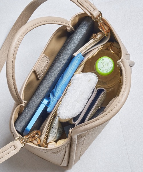 MISCH MASCH（ミッシュマッシュ）の「2WAYチューブストラップハンドバッグ（ハンドバッグ・レディース・グレー・ﾌﾘ-）」の2枚目の写真