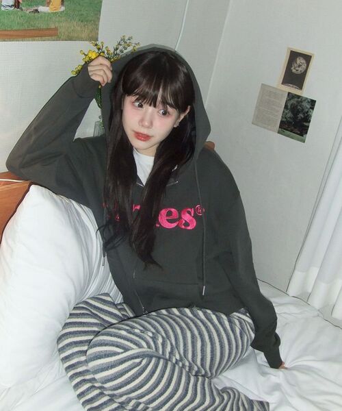 AMESWORLDWIDE（アメスワールドワイド）の「BASIC LOGO HOODIE ZIP UP CHARCOAL（パーカー・メンズ・その他・SMALL/MEDIUM/LARGE）」の14枚目の写真