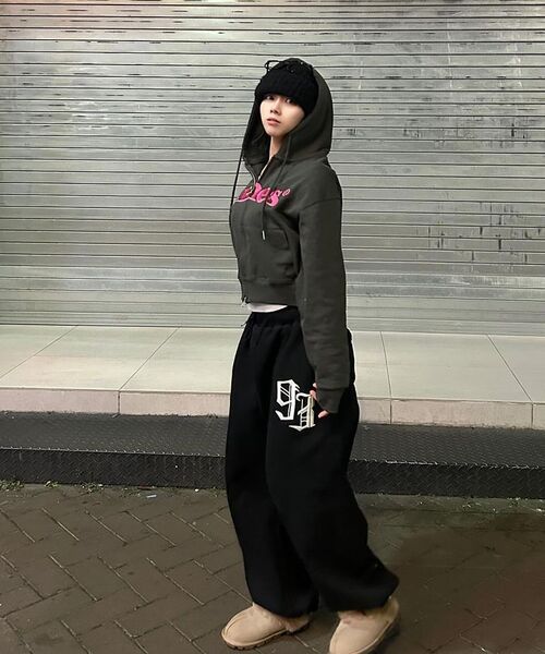 AMESWORLDWIDE（アメスワールドワイド）の「BASIC LOGO HOODIE ZIP UP CHARCOAL（パーカー・メンズ・その他・SMALL/MEDIUM/LARGE）」の20枚目の写真