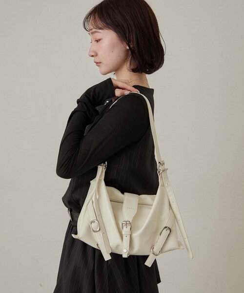 mline（エムライン）の「loti ベルトデザインショルダーBAG（ショルダーバッグ・レディース・アイボリー・ONE SIZE）」の3枚目の写真