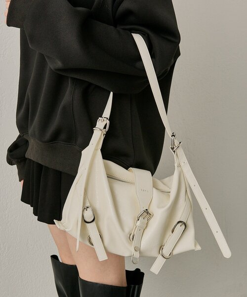mline（エムライン）の「loti ベルトデザインショルダーBAG（ショルダーバッグ・レディース・アイボリー・ONE SIZE）」の5枚目の写真