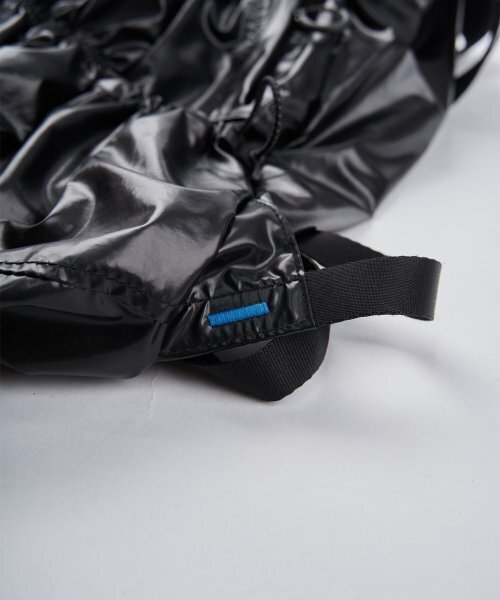 CHOROK STUDIO(チョロクスタジオ)の「Nagaja Peanut Bag #1 (Matt Black)(バックパック/リュック・レディース・ブラック・FREE)」の2枚目の写真