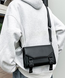 ユニセックス マット フェイクレザー スクエアショルダーバッグ WO25W12BG13