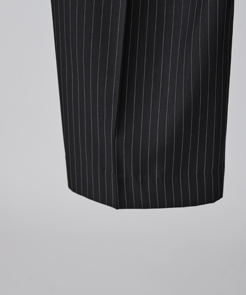 Lui's(ルイス)の「【Neucon】PINSTRIPE 2TUCK WIDE SLACKS / ピンストライプ2タックワイドスラックス / セットアップ対応(スラックス・メンズ・チャコールグレー/ブラック・1/2)」の13枚目の写真