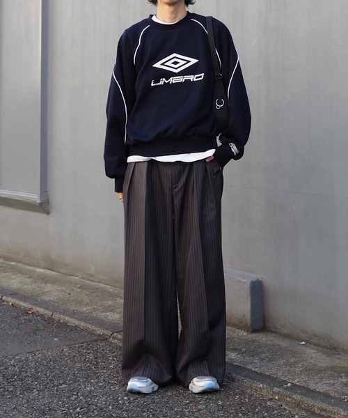 Lui's(ルイス)の「【Neucon】PINSTRIPE 2TUCK WIDE SLACKS / ピンストライプ2タックワイドスラックス / セットアップ対応(スラックス・メンズ・チャコールグレー/ブラック・1/2)」の21枚目の写真