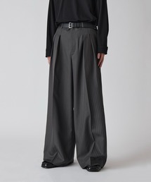 Lui's（ルイス）の「【Neucon】PINSTRIPE 2TUCK WIDE SLACKS / ピンストライプ2タックワイドスラックス / セットアップ対応（スラックス）」