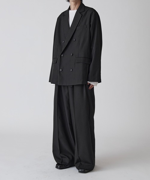 Lui's（ルイス）の「【Neucon】PINSTRIPE 2TUCK WIDE SLACKS / ピンストライプ2タックワイドスラックス / セットアップ対応（スラックス・メンズ・チャコールグレー/ブラック・1/2）」の10枚目の写真