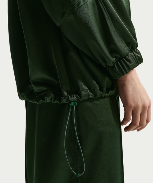 NIKE(ナイキ)の「NIKE AS W NSW OS HOODED WR JKT MOD / ナイキ ウィメンズ NSW OS WR フーディ ジャケット MOD 【SP】(その他アウター・レディース・グリーン/ブラック・S/M/L)」の14枚目の写真