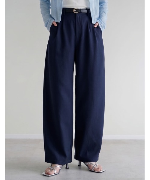 Re:EDIT（リエディ）の「[低身長/高身長サイズ有]ツイルツータックバレルレッグカーブパンツ（スラックス・レディース・グレイッシュベージュ/ブラック/ネイビー/チャコールグレー/ピンク/ブラウン・MEDIUM/SHORT/LARGE/TALL）」の5枚目の写真