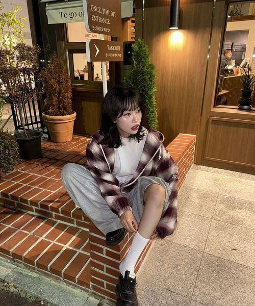HELLO SUNRISE(ハローサンライズ)の「HS Check Hooded JKT_Burgundy(パーカー・レディース・バーガンディー・SMALL/MEDIUM/LARGE)」の4枚目の写真