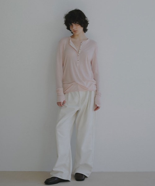 ETRE TOKYO（エトレトウキョウ）の「ウールフライスヘンリーネックプルオーバー（Tシャツ/カットソー・レディース・アイボリー/チャコール/ブルー/ピンク・FREE）」の7枚目の写真