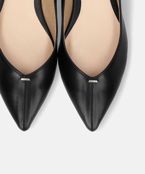 MAMIAN（マミアン）の「メタルパーツ フラットシューズ（パンプス・レディース・ホワイト/ブラック/ブラック系その他・24.5cm/24.0cm/23.5cm/23.0cm/22.5cm/25.0cm）」の6枚目の写真