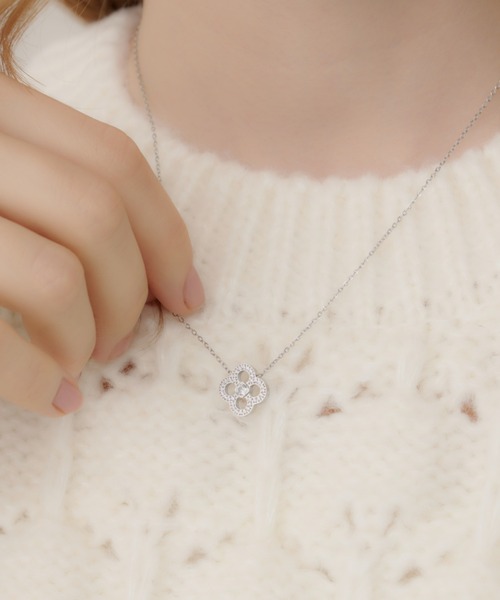TITTY&CO.(ティティーアンドコー)の「【Monnette】フラワーモチーフネックレス(ネックレス・レディース・シルバー/ゴールド・FREE)」の2枚目の写真
