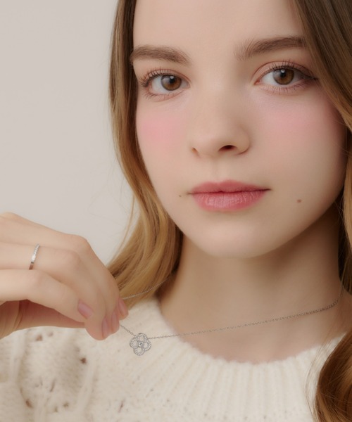 TITTY&CO.(ティティーアンドコー)の「【Monnette】フラワーモチーフネックレス(ネックレス・レディース・シルバー/ゴールド・FREE)」の7枚目の写真