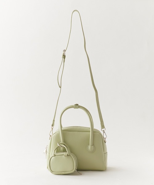 AO2(アオズ)の「Compact Size with Mini Pouch Faux Leather 2-Way Handbag / コンパクトサイズ ミニポーチ付き フェイクレザー2WAY ハンドバッグ 秋 秋服 2026年秋冬(ハンドバッグ・レディース・シルバー/ブラック/ピンク/グリーン・FREE)」の20枚目の写真