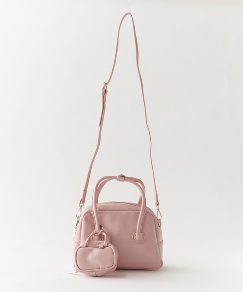 AO2(アオズ)の「Compact Size with Mini Pouch Faux Leather 2-Way Handbag / コンパクトサイズ ミニポーチ付き フェイクレザー2WAY ハンドバッグ 秋 秋服 2026年秋冬(ハンドバッグ・レディース・シルバー/ブラック/ピンク/グリーン・FREE)」の18枚目の写真