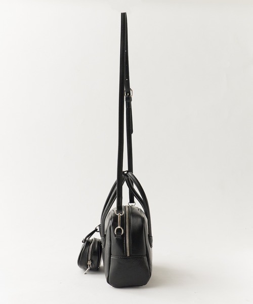 AO2(アオズ)の「Compact Size with Mini Pouch Faux Leather 2-Way Handbag / コンパクトサイズ ミニポーチ付き フェイクレザー2WAY ハンドバッグ 秋 秋服 2026年秋冬(ハンドバッグ・レディース・シルバー/ブラック/ピンク/グリーン・FREE)」の12枚目の写真