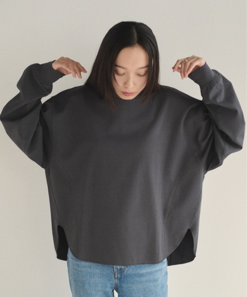 SOYEN(ソイエン)の「バックテールオーバーサイズロングスリーブTシャツ/セットアップ可(Tシャツ/カットソー・レディース・オートミール/チャコール・F)」の2枚目の写真