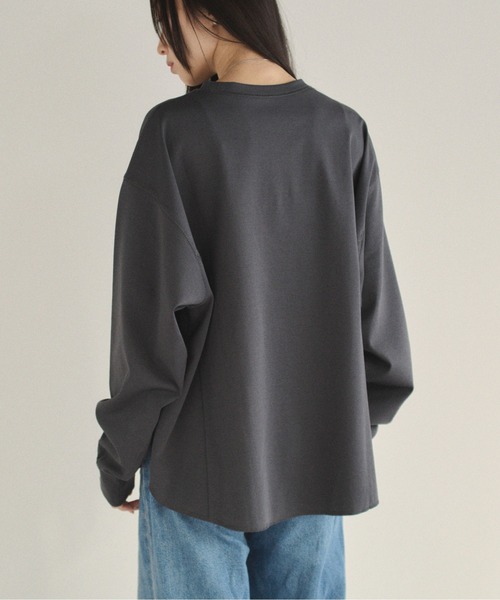 SOYEN(ソイエン)の「バックテールオーバーサイズロングスリーブTシャツ/セットアップ可(Tシャツ/カットソー・レディース・オートミール/チャコール・F)」の14枚目の写真