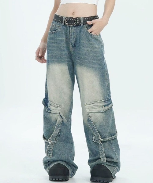 FUNdaysion(ファンデイション)の「ルーズカーゴデニムパンツ(デニムパンツ・レディース・ブルー・S/M/L)」の6枚目の写真