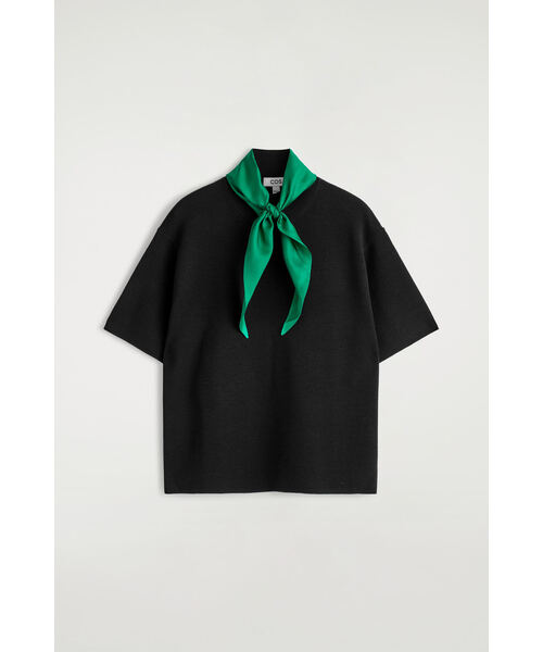 COS（コス）の「スカーフディテール メリノウールTシャツ（Tシャツ/カットソー・レディース・アイボリー系/ブラック×グリーン・L/XS/36/38/M）」の8枚目の写真