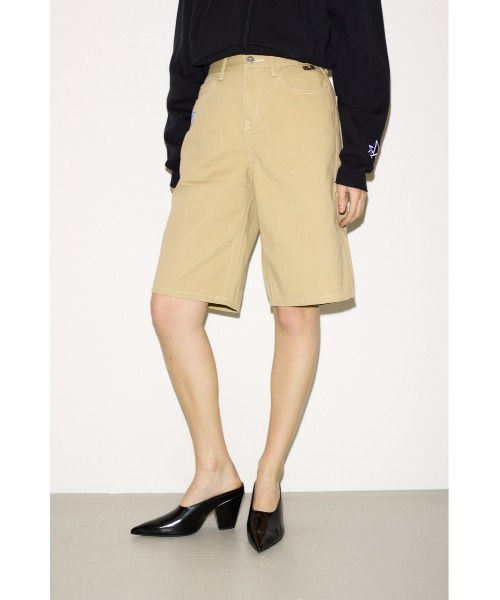 SLY（スライ）の「ESQWE PAINTER HALF PTTHROW エスクェペインターハーフパンツ 春服（デニムパンツ・レディース・ライトブルー/ベージュ・0/1）」の2枚目の写真
