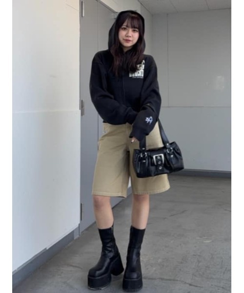 SLY（スライ）の「ESQWE PAINTER HALF PTTHROW エスクェペインターハーフパンツ 春服（デニムパンツ・レディース・ライトブルー/ベージュ・0/1）」の14枚目の写真
