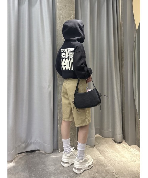 SLY（スライ）の「ESQWE PAINTER HALF PTTHROW エスクェペインターハーフパンツ 春服（デニムパンツ・レディース・ライトブルー/ベージュ・0/1）」の15枚目の写真