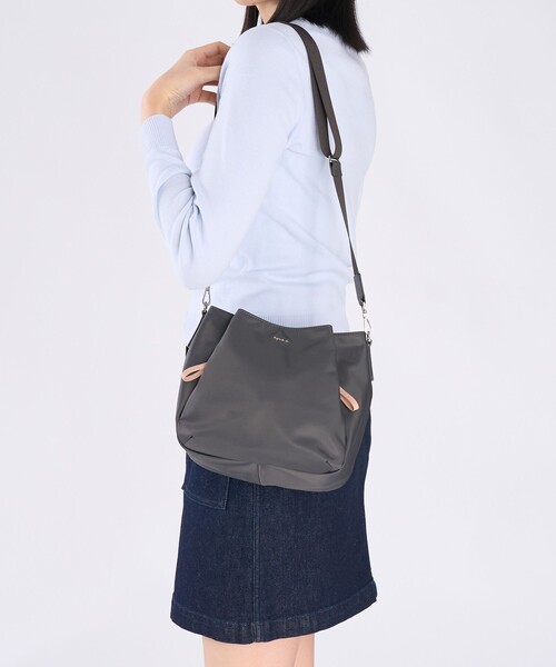 agnes b.(アニエスベー)の「ナイロン 2way トートバッグ "Origami" ABS07-03(トートバッグ・レディース・グレー・FREE)」の9枚目の写真