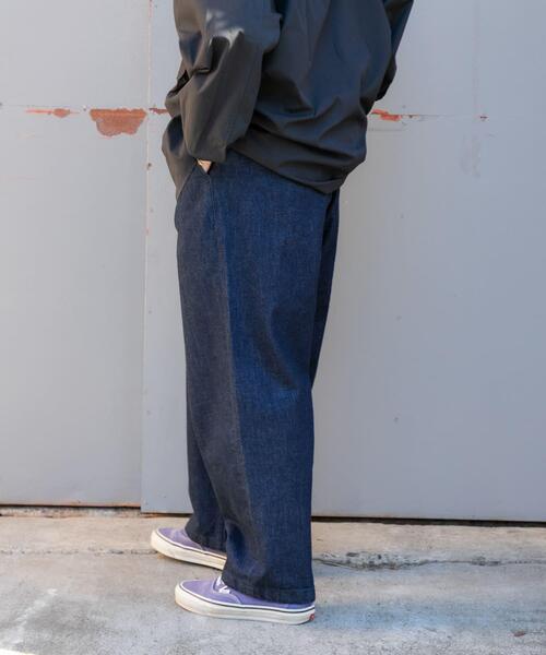 URBAN RESEARCH（アーバンリサーチ）の「Wide Dad　DAD EASY WIDE DENIM PANTS（デニムパンツ・メンズ・ブルー・1/2）」の5枚目の写真