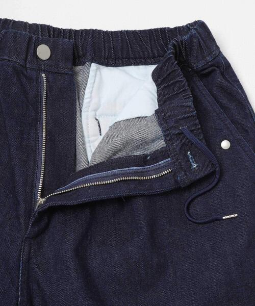 URBAN RESEARCH（アーバンリサーチ）の「Wide Dad　DAD EASY WIDE DENIM PANTS（デニムパンツ・メンズ・ブルー・1/2）」の13枚目の写真