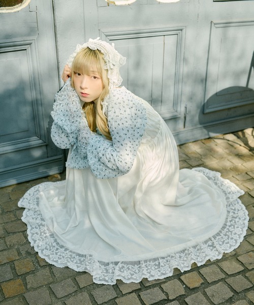 kutir（クティール）の「【クティールとレトロ】袖ボリューム花柄レーストップス（Tシャツ/カットソー・レディース・アイボリー/グリーン系その他/ブルー・FREE）」の19枚目の写真
