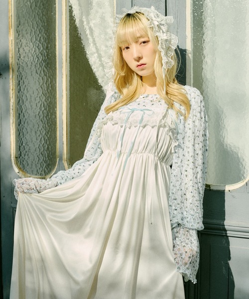kutir（クティール）の「【クティールとレトロ】袖ボリューム花柄レーストップス（Tシャツ/カットソー・レディース・アイボリー/グリーン系その他/ブルー・FREE）」の20枚目の写真